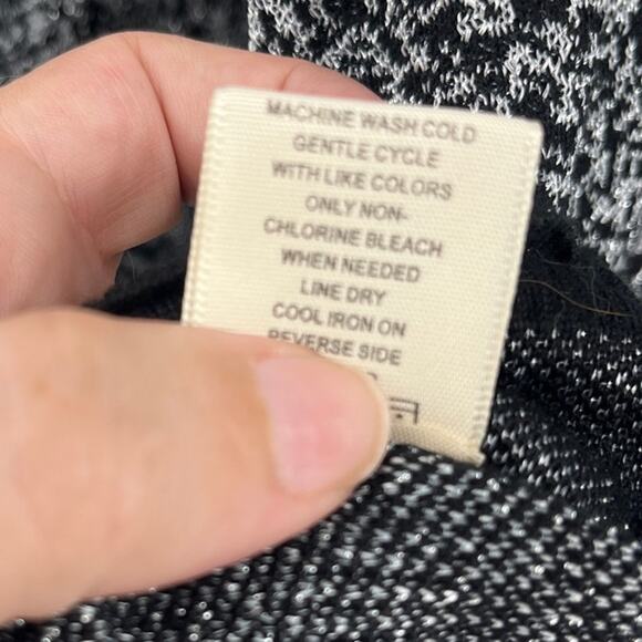 Adrienne Vittadini Sparkly Womens Sweater Sz 1X Holiday Keyhole Ombre Metallic - Picture 9 of 9